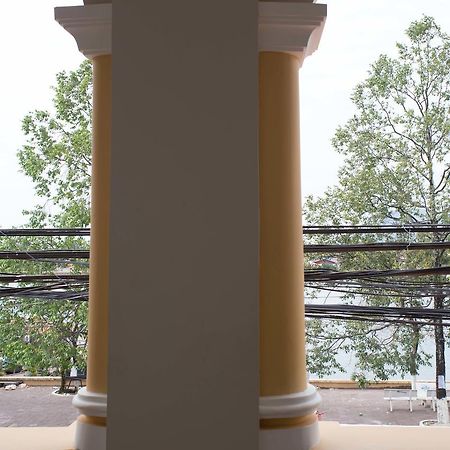 Twin Home Guesthouse Kampot Bagian luar foto