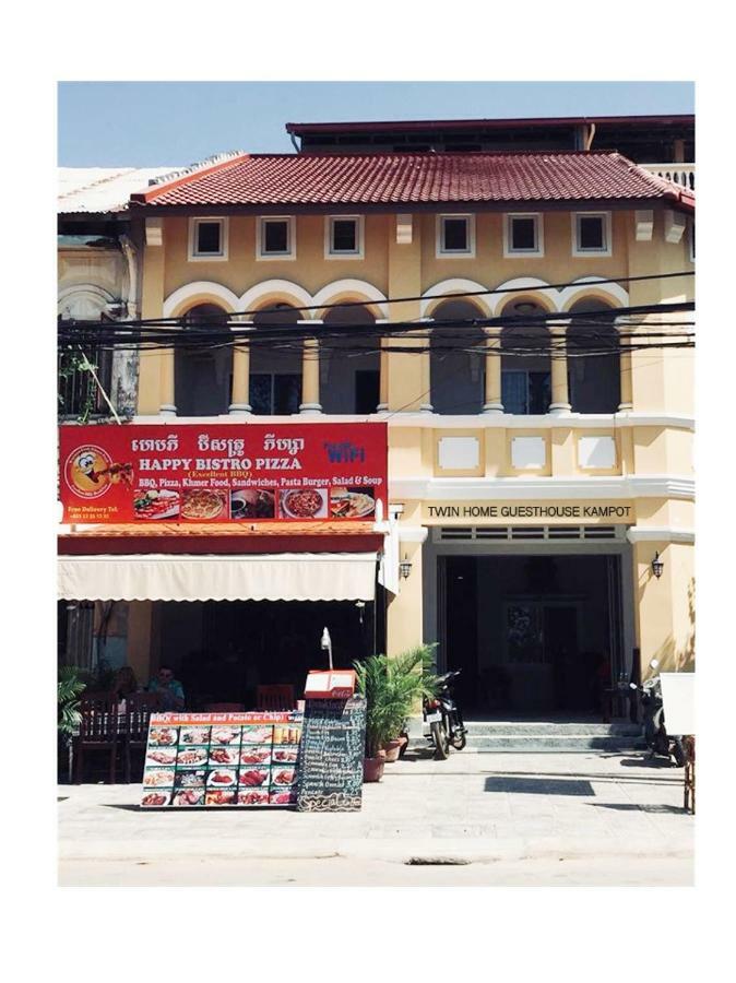 Twin Home Guesthouse Kampot Bagian luar foto